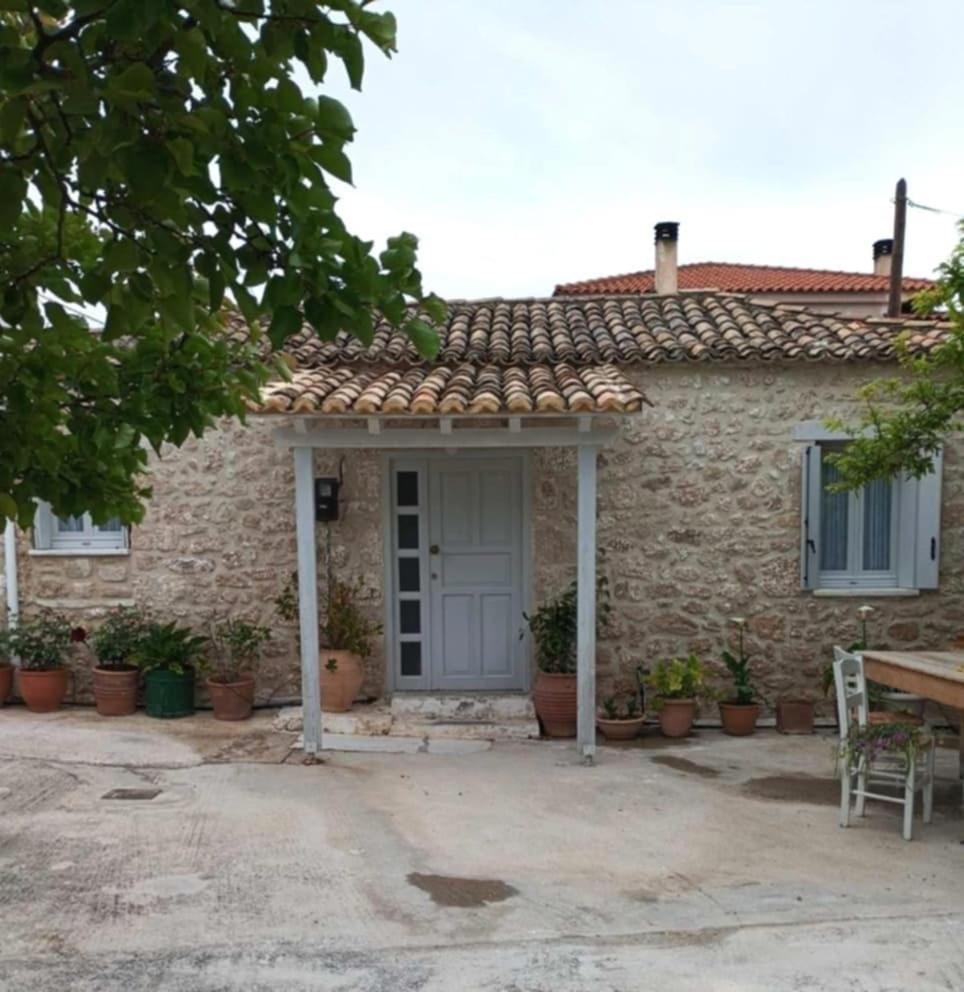 Aνεξάρτητη Παραδοσιακή Πέτρινη Κατοικία Corinth Eksteriør bilde