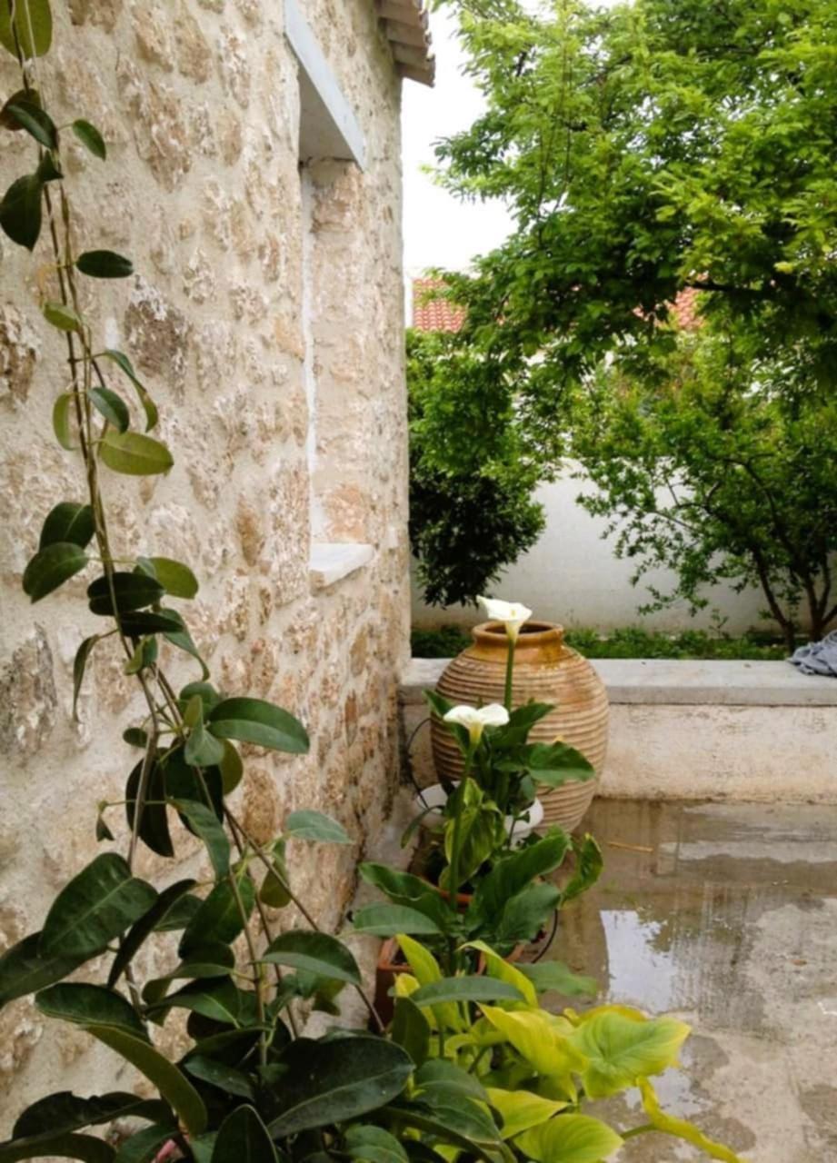 Aνεξάρτητη Παραδοσιακή Πέτρινη Κατοικία Corinth Eksteriør bilde